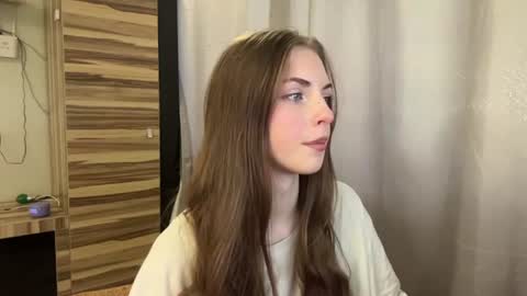 Mia online show from July 17, 6:40 am