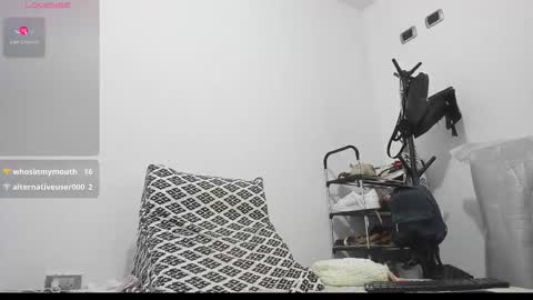 mia soman online show from December 17, 11:09 pm