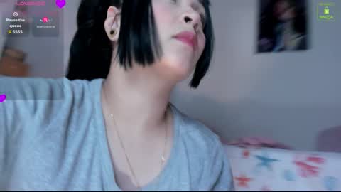 Snapshot of mia_starss chatting on September 30, 12:49 am Mia online show from September 30, 12:49 am