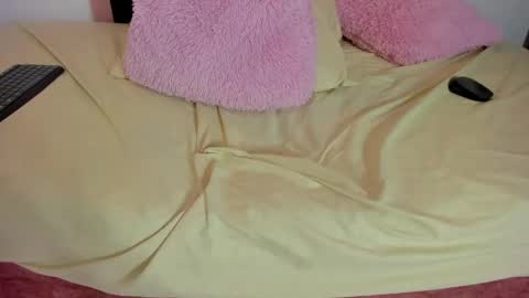 Snapshot of mia_suarezzz chatting on September 26, 2:42 am Mia Suarez online show from September 26, 2:42 am