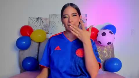 mia_sweetie1 online show from July 7, 7:05 pm