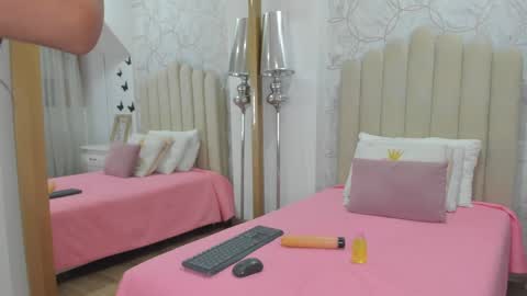 mia_tentacion__ online show from June 3, 3:40 am