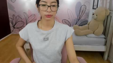 Snapshot of mia_vanucci chatting on February 2, 2:59 am Mia Vanucci online show from February 2, 2:59 am
