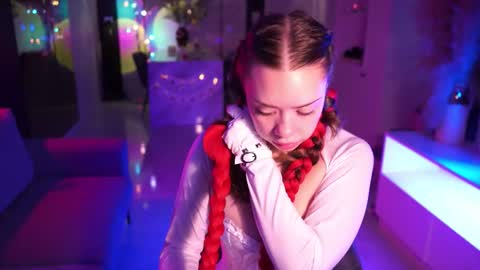 VixenMia online show from March 23, 3:45 am