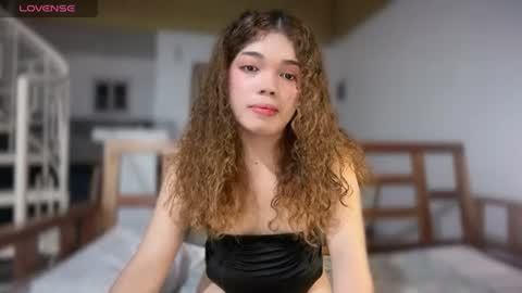 Mia online show from July 28, 4:51 pm
