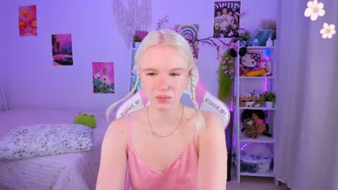 Mia online show from July 29, 3:28 am