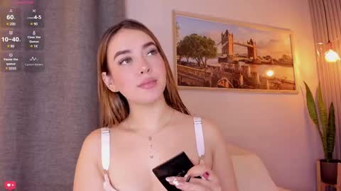Snapshot of mia_white11 chatting on February 14, 12:36 pm Mia White online show from February 14, 12:36 pm