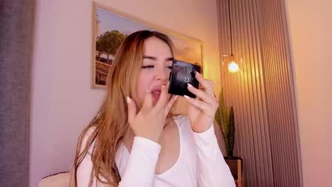 Snapshot of mia_white11 chatting on February 21, 12:50 pm Mia White online show from February 21, 12:50 pm