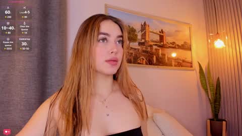 Snapshot of mia_white11 chatting on January 22, 12:27 pm Mia White online show from January 22, 12:27 pm