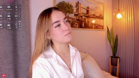 Snapshot of mia_white11 chatting on February 3, 12:47 pm Mia White online show from February 3, 12:47 pm