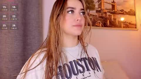 Snapshot of mia_white11 chatting on March 8, 12:28 pm Mia White online show from March 8, 12:28 pm