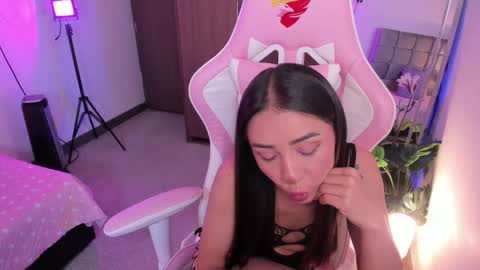 mia  nicolle online show from October 21, 2:48 am