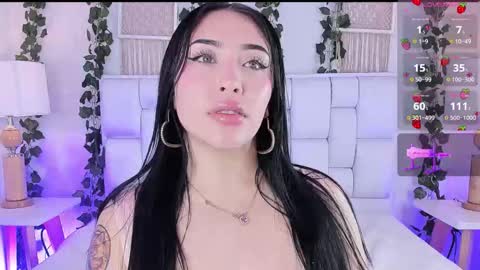 Mia online show from November 6, 12:00 pm