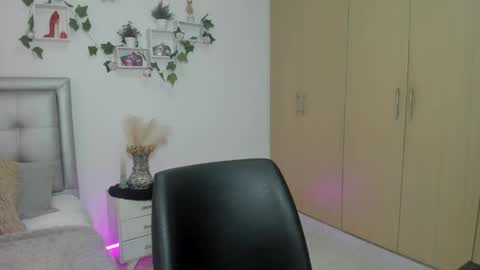 miaa_star_1x online show from June 3, 10:38 am