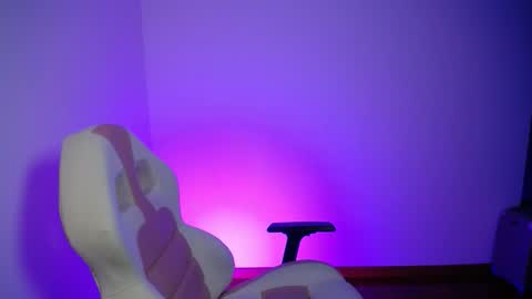 Snapshot of miaaa_mo chatting on October 2, 6:07 am Ma online show from October 2, 6:07 am