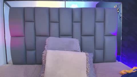 Snapshot of miaabrown__ chatting on October 14, 12:08 pm Mia online show from October 14, 12:08 pm