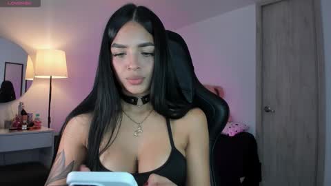 Snapshot of miaagomez chatting on September 15, 7:43 pm Mia online show from September 15, 7:43 pm