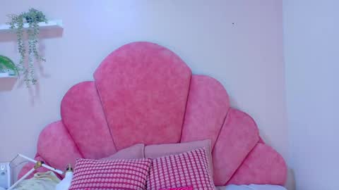 miaanderson__ online show from May 23, 12:14 pm