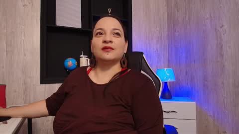 Im Miss Mia online show from December 2, 9:17 pm