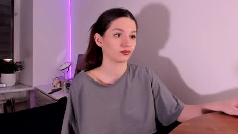 mia online show from April 2, 11:02 pm