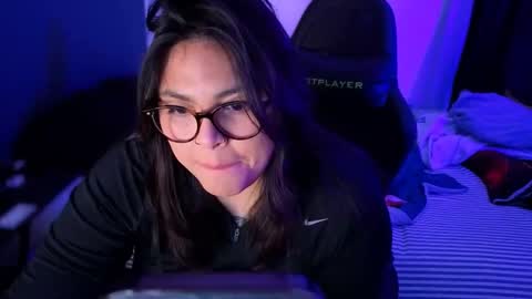 Mia online show from April 5, 2:21 am