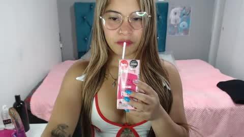 miacumgirl online show from July 17, 12:53 pm