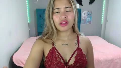 miacumgirl online show from July 14, 12:21 pm