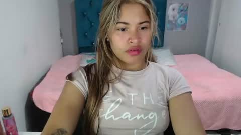 miacumgirl online show from July 15, 12:32 pm