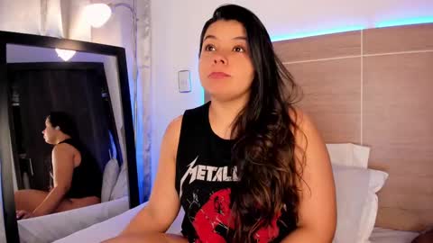 IG Yojanagomez  online show from February 12, 10:03 am