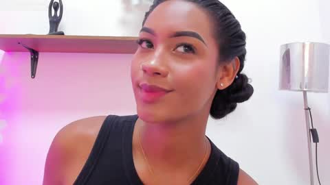 Call me Mia online show from December 18, 2:49 pm