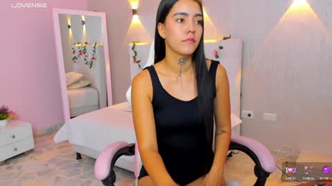 Mia Gomez online show from February 6, 2:37 pm