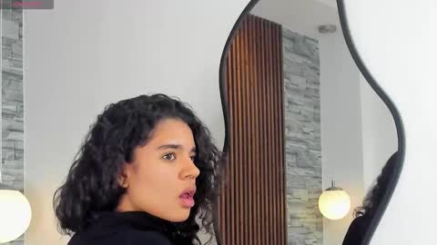Snapshot of miagomezx chatting on October 10, 10:03 pm miagomezx online show from October 10, 10:03 pm