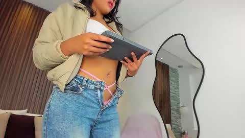 Snapshot of miagomezx chatting on October 5, 7:41 pm miagomezx online show from October 5, 7:41 pm