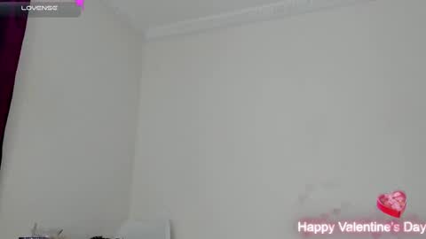 Snapshot of miagonzal chatting on February 15, 10:54 pm Mia online show from February 15, 10:54 pm