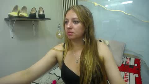 miah_princess online show from December 2, 6:54 pm