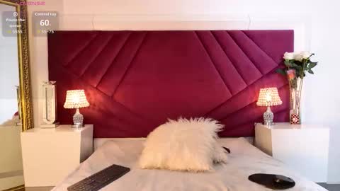 miahantonelli online show from March 7, 9:00 pm