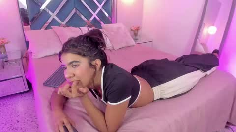 Snapshot of miakhalifa_7 chatting on March 7, 11:40 am Mia Khalifa online show from March 7, 11:40 am