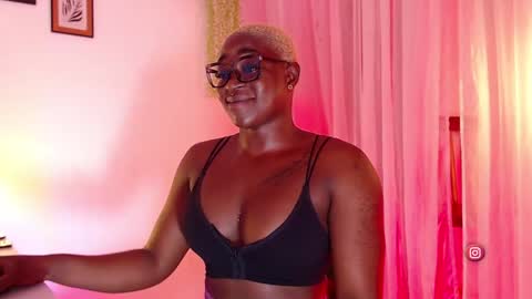 Mia online show from February 4, 10:34 pm