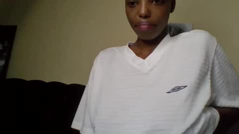 Muffin online show from April 11, 6:33 pm