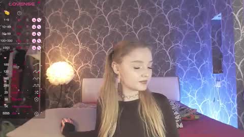 Mia online show from March 5, 2:13 pm