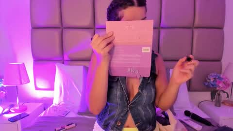 miamillers1 online show from January 15, 11:38 am