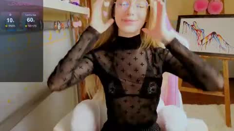 MiaMoon online show from July 10, 1:22 pm