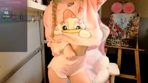 MiaMoon online show from May 25, 5:50 am