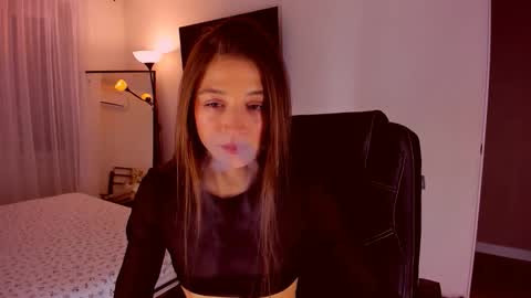 Mia online show from January 18, 7:32 pm