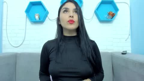 Snapshot of miaquevedo chatting on January 29, 11:41 am Mia Quevedo online show from January 29, 11:41 am