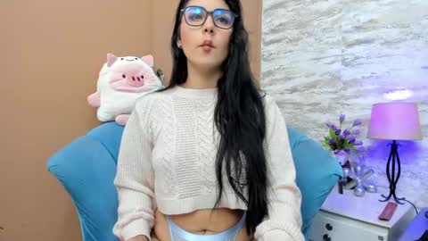 Snapshot of miaquevedo chatting on January 24, 11:59 am Mia Quevedo online show from January 24, 11:59 am