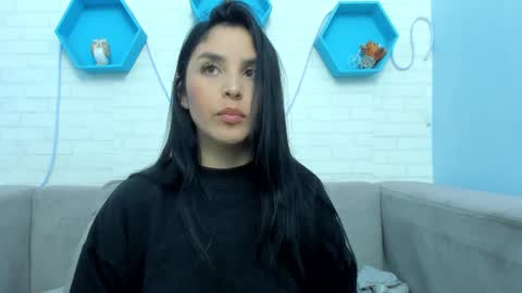 Snapshot of miaquevedo chatting on March 5, 12:11 pm Mia Quevedo online show from March 5, 12:11 pm