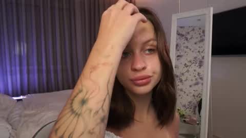 Snapshot of miarouxie chatting on September 20, 4:55 am Lilly online show from September 20, 4:55 am
