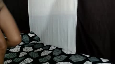 Snapshot of miasexxie chatting on September 20, 2:43 am mia online show from September 20, 2:43 am
