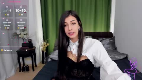 Snapshot of miasilk chatting on March 4, 2:21 pm Miayna Silk online show from March 4, 2:21 pm